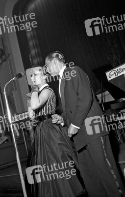 Rita Paul, Bully Buhlan