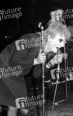 Guggi (Derek Rowan), Gavin Friday