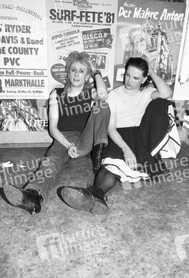 Guggi (Derek Rowan), Gavin Friday