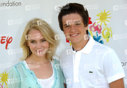 AnnaSophia Robb, Josh Hutcherson