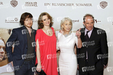 James McAvoy, Anne-Marie Duff, Helen Mirren, Michael Hoffman