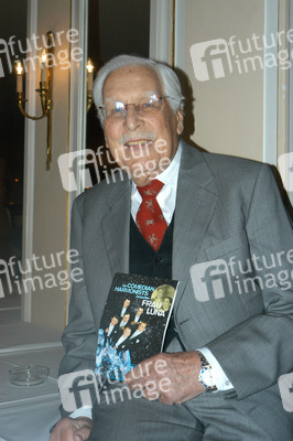 Friedrich Schoenfelder