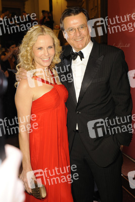 Katja Burkard, Hans Mahr