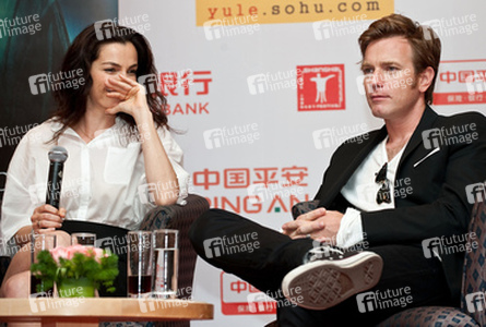 Ayelet Zurer, Ewan McGregor