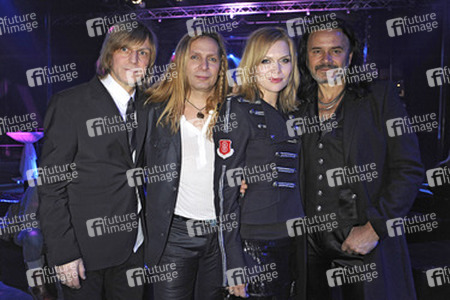 Ritchie Barton, Uwe Hassbecker, Anna Loos, Jäcki Reznicek (Silly)