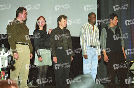 Richard Arnold, Lolita Fatjo, Max Grodénchik, Tim Russ, Robert Beltran