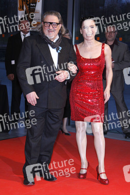 Edward 'Edo' Zanki, Julia 'Jule' Neigel