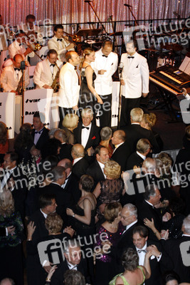 Andrej Hermlin und das Swing Dance Orchester