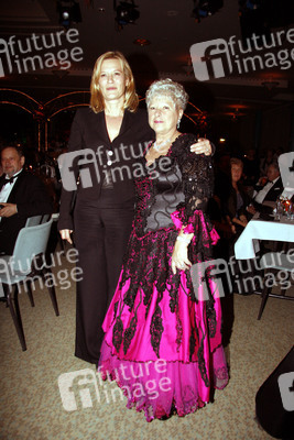 Suzanne von Borsody, Reni Laur