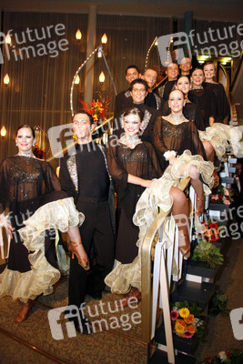 Tanzformation 'Allround Dance Company' von Ariane Schiessler