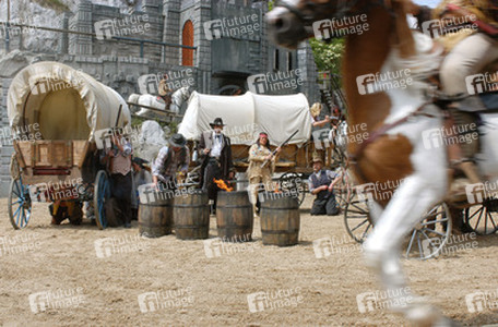 Gojko Mitic, Götz Otto, Saskia Valencia
