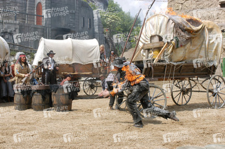 Gojko Mitic, Götz Otto, Saskia Valencia