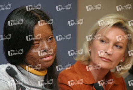 Hasina Akter, Sabine Christiansen