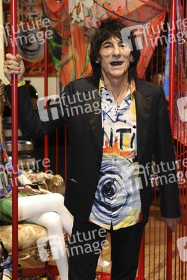 Ron Wood (Faces, Jeff Beck Group, The Rolling Stones)