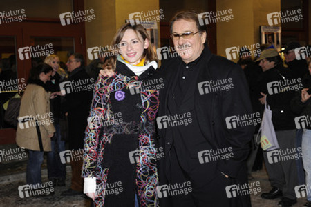 Carolyn Genzkow, Götz George