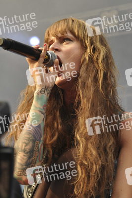 Jennifer Weist (Jennifer Rostock)