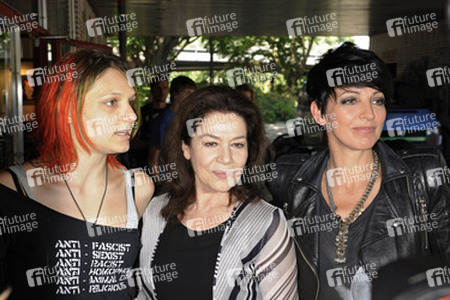 Chrissie, Hannelore Elsner, Nena