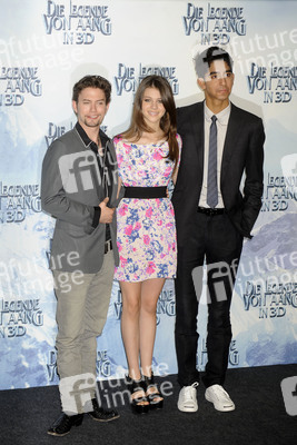 Jackson Rathbone, Nicola Peltz, Dev Patel