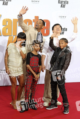 Jada Pinkett Smith, Willow Smith, Will Smith, Jackie Chan, Jaden Smith