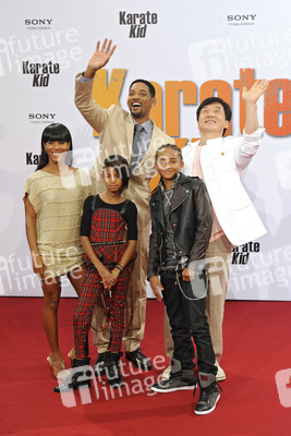 Jada Pinkett Smith, Willow Smith, Will Smith, Jaden Smith, Jackie Chan