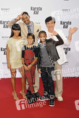 Jada Pinkett Smith, Willow Smith, Will Smith, Jaden Smith, Jackie Chan