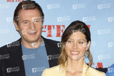 Liam Neeson, Jessica Biel