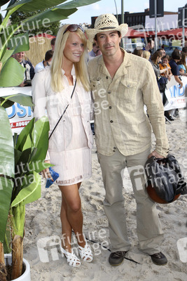 Gedeon Burkhard mit Freundin Annika Bohrmann