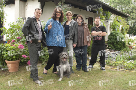 Ronald Kukulies, Tom Gerhardt, Hund Sunny, Ellenie Salvo González, Nadine Wrietz, Axel Stein