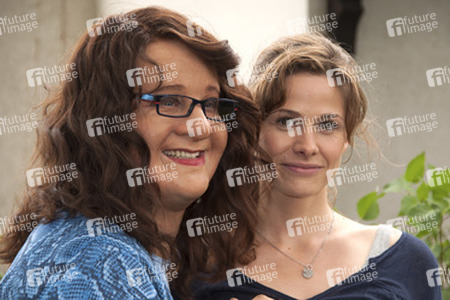 Tom Gerhardt, Ellenie Salvo González