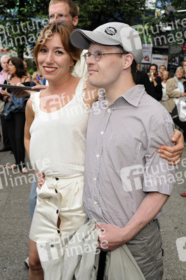 Lola Duenas, Sebastian Urbanski