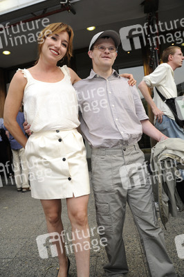 Lola Duenas, Sebastian Urbanski