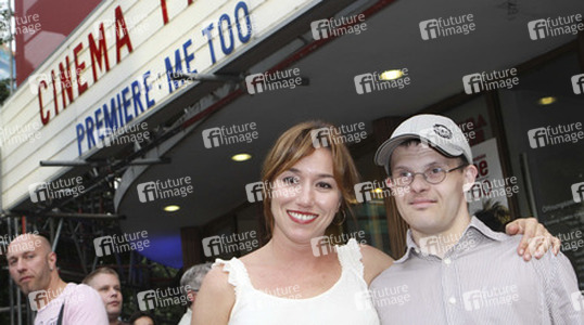 Lola Duenas, Sebastian Urbanski