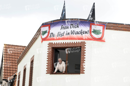 Einheimischer im Dorf Wacken