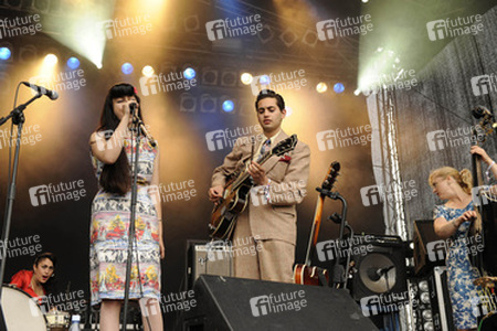 Kitty, Daisy & Lewis