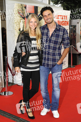 Simon Verhoeven mit Freundin Jule Grzeja