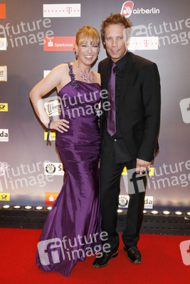 Andrea Ballschuh mit Ehemann Jem Atai