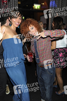 Lucy Diakovska (No Angels) mit Gast