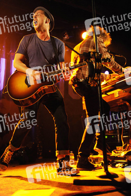 Ryan Tedder, Brent Kutzle (OneRepublic)