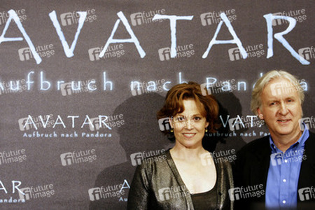 Sigourney Weaver, James Cameron
