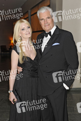 Mirja du Mont, Sky du Mont