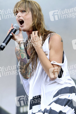 Jennifer Weist (Jennifer Rostock)