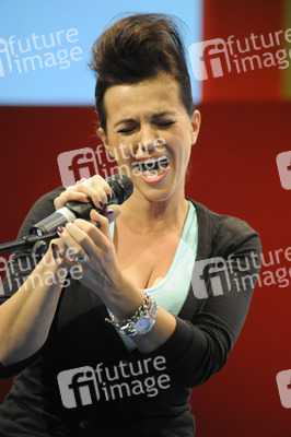 Marta Jandova (Die Happy)