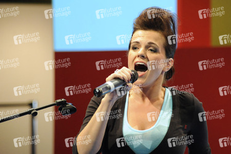 Marta Jandova (Die Happy)