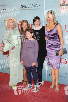 Elke Sommer, Yvonne Catterfeld, Hannah Levy, Meret Becker, Veronica Ferres