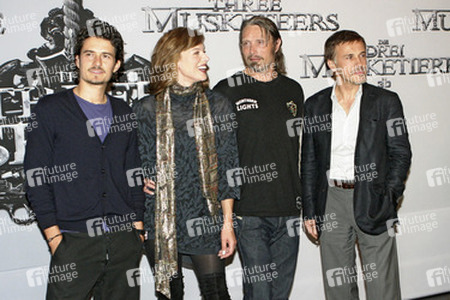 Orlando Bloom, Milla Jovovich, Mads Mikkelsen, Christoph Waltz