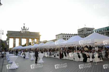 Gäste an der Tafel der Demokratie