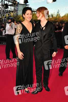 Dunja Hayali, Maraike Arning