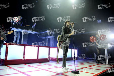 Mark Ronson & The Business Intl.