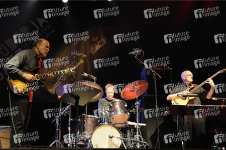 John Scofiel, Bill Stewart, Steve Swallow