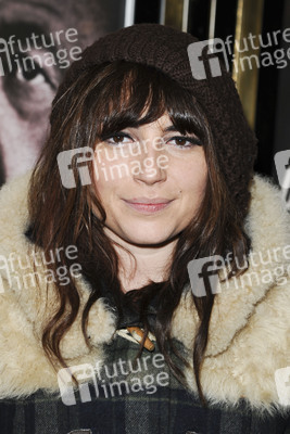 Lois Winstone